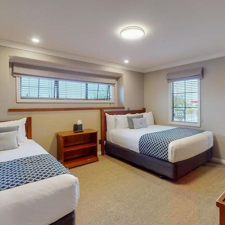 Quantum Lodge Motor Inn Гамильтон Экстерьер фото