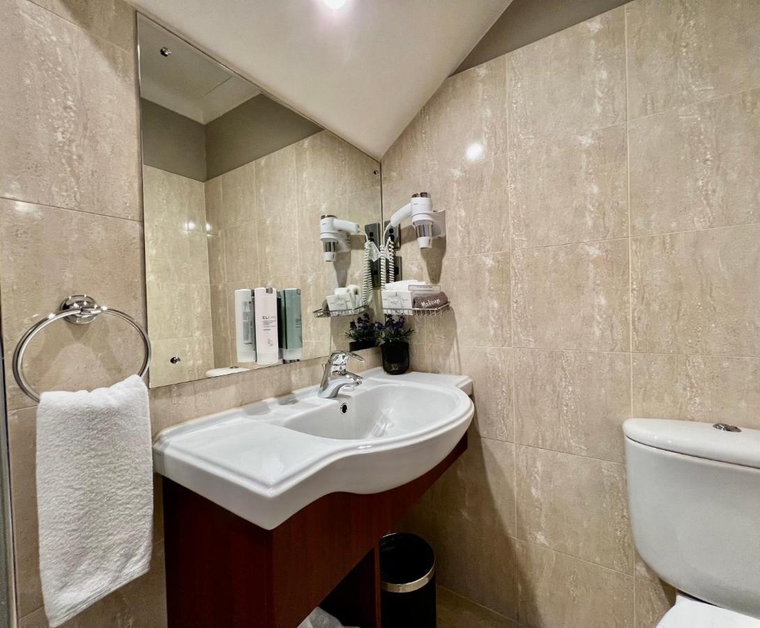 Quantum Lodge Motor Inn Гамильтон Экстерьер фото
