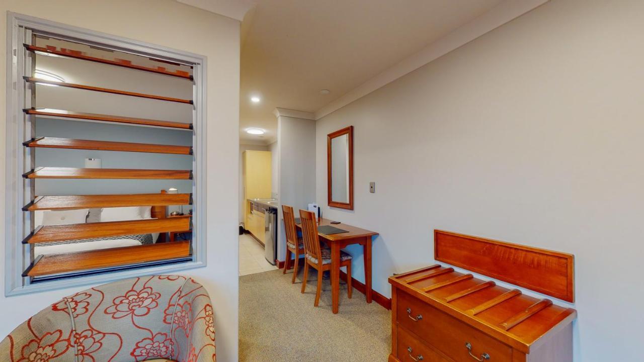 Quantum Lodge Motor Inn Гамильтон Экстерьер фото