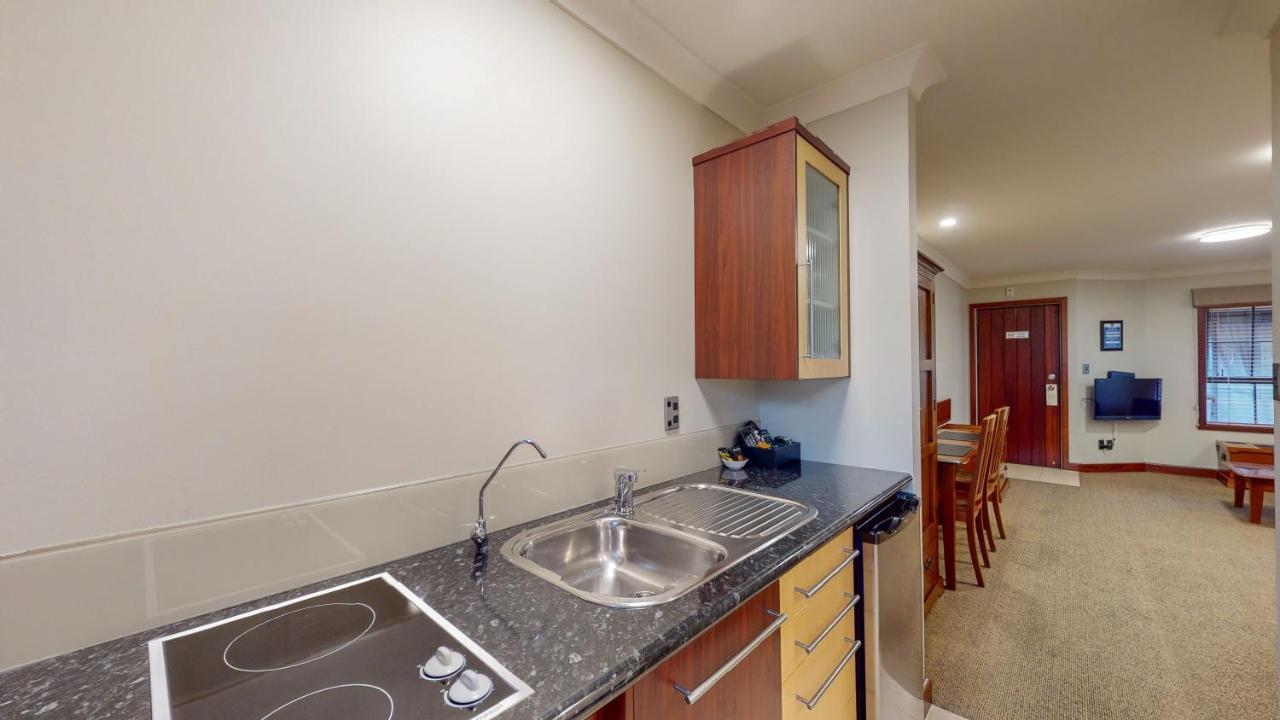 Quantum Lodge Motor Inn Гамильтон Экстерьер фото