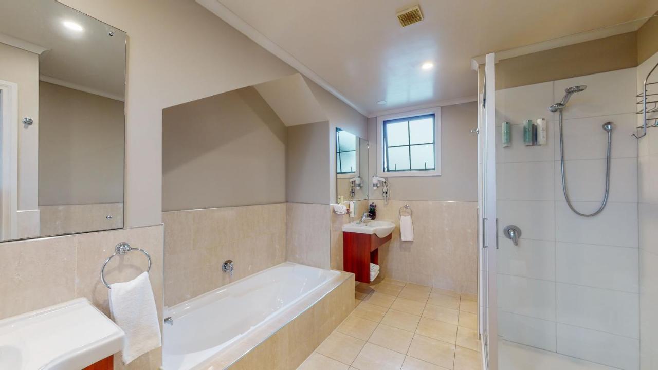 Quantum Lodge Motor Inn Гамильтон Экстерьер фото