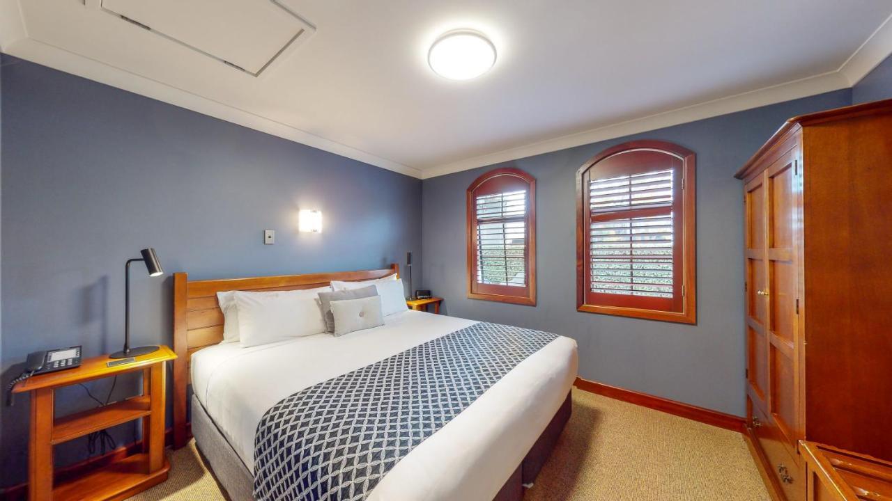 Quantum Lodge Motor Inn Гамильтон Экстерьер фото